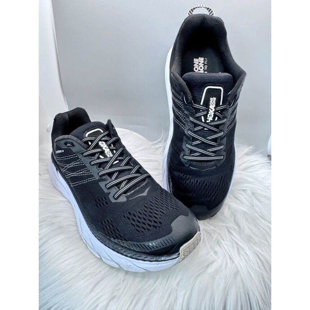 Hoka One One Women’s Clifton 6 Running Shoes Black/White Size 7